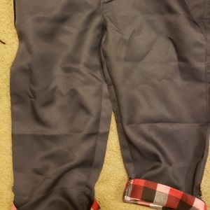 Check pattern three quarter sleeve gray pants